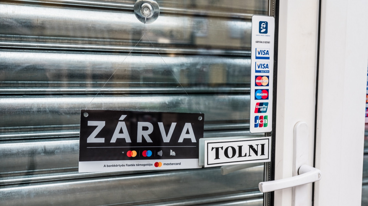 Már közelednek az álláspontok: újabb boltzárat rendelhetnek el Magyarországon?