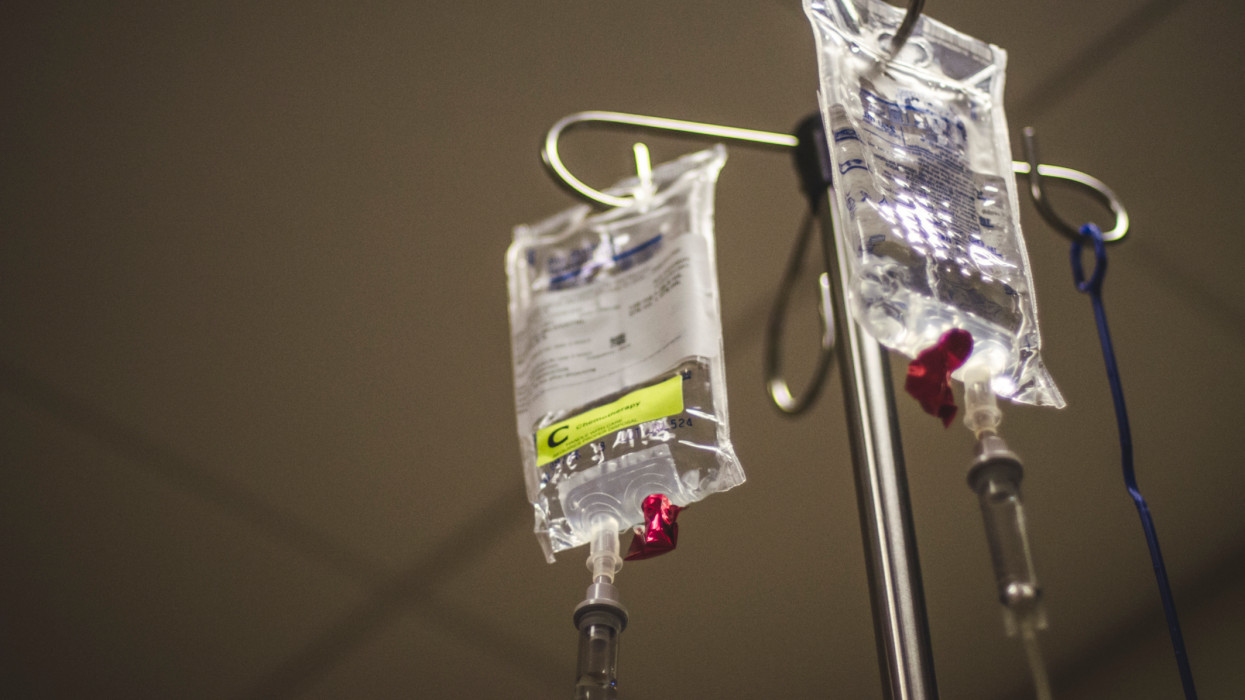 Felháborító aljasság: rákos betegeitől is hálapénzt kérhetett a kemoterápiáért egy nyíregyházi orvos