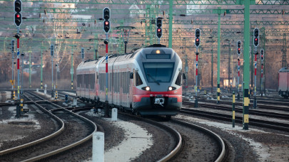 Brutális késések a MÁV vonalain: bosszankodhatnak az utasok, most mindent bevallott a vasúttársaság