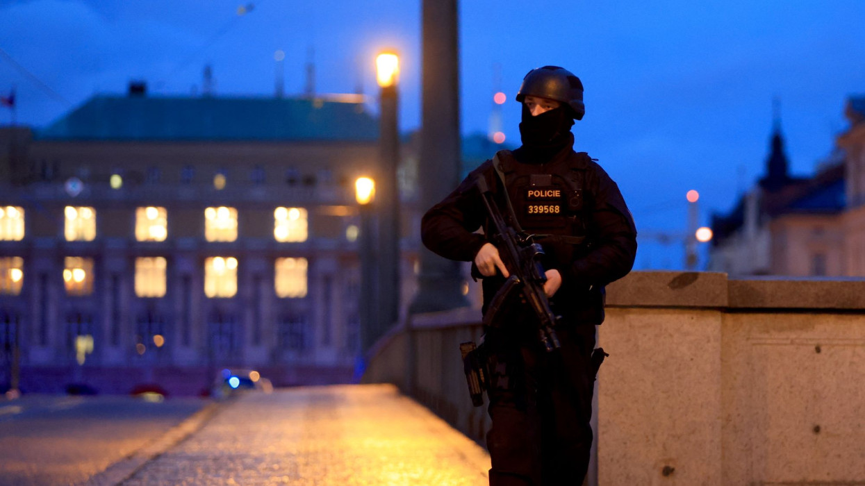 Lövöldözés Prága belvárosában: 15-en meghaltak, rengeteg a sebesült - itt vannak a friss részletek