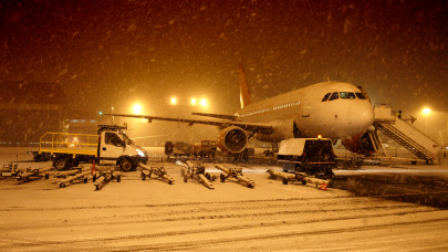 Figyelmeztet a Budapest Airport: késések, járattörlések lesznek az intenzív havazás miatt
