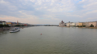 Újabb feszültség érik Budapesten: külvárosba száműznék a rendezvényhajókat, dúlnak az indulatok