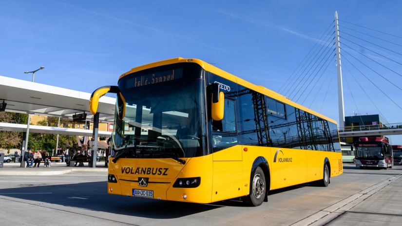 Máris letérdelt a fél ország a hó miatt: kimaradó buszok, őskáosz a közlekedésben