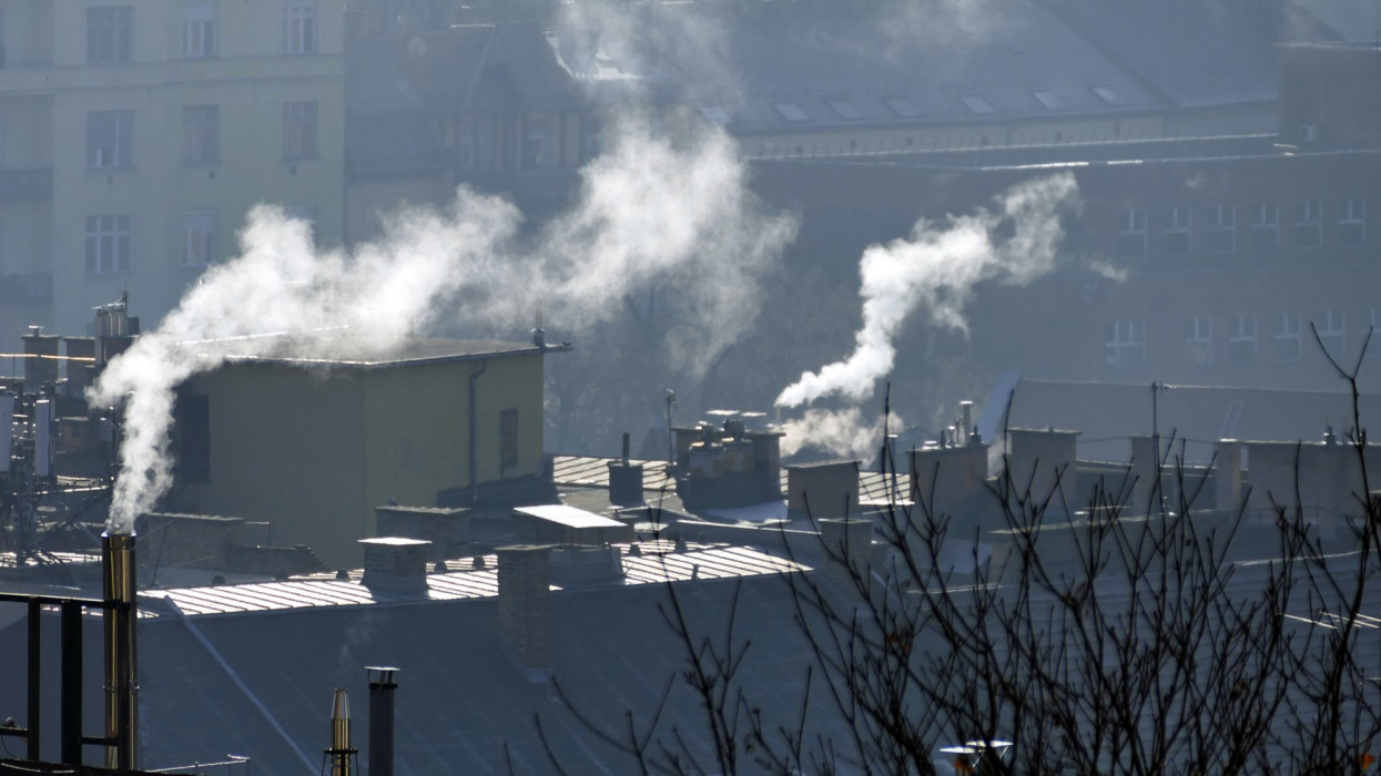 Brutálisan szennyezett a levegő ezekben a magyar városokban: tízezreknek megy rá az egészsége