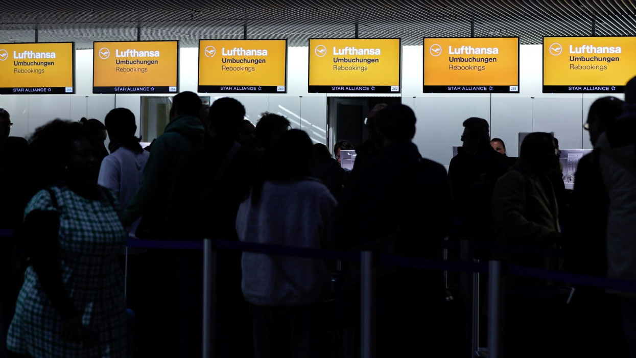 Hivatalos: megkezdődött a Lufthansa földi személyzetének sztrájkja, rengeteg járatot érint
