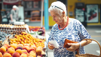 Nagyot nézhetnek a magyar idősek a boltok kasszáinál: erre kevesen voltak felkészülve