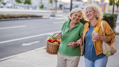Kellemes meglepetés éri a magyar nyugdíjasokat a boltokban: 2024 az ő évüknek látszik