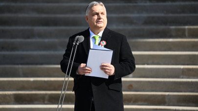 Hadat üzent Orbán Viktor: Brüsszelig fogunk menetelni