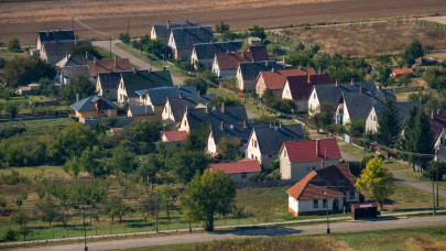 Szabályosan menekülnek ezekből városokból, falvakból a magyarok: a pénz sem tartja vissza őket