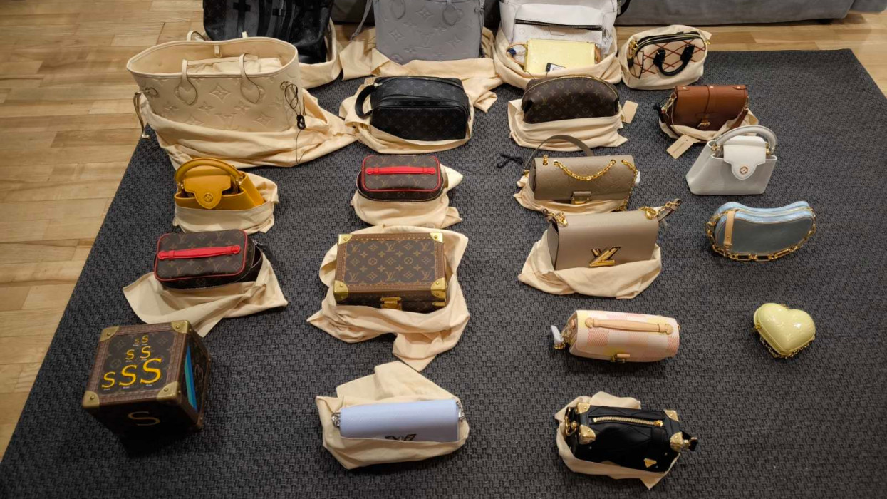 Így rabolták ki a pesti Louis Vuitton-boltot: tízmilliós a kár, ők az elkövetők