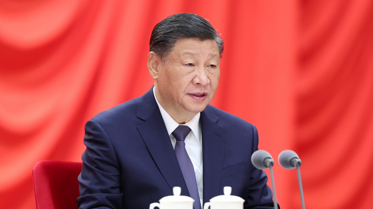 Peking, 2024. január 8.Hszi Csin-ping kínai elnök, a Kínai Kommunista Párt Központi Bizottságának fõtitkára, a központi katonai bizottság elnöke a KKP korrupcióellenes ügyekben is illetékes központi fegyelmi bizottságának harmadik plenáris ülésén Pekingben 2024. január 8-án.MTI/EPA/Hszinhua/Csü Peng