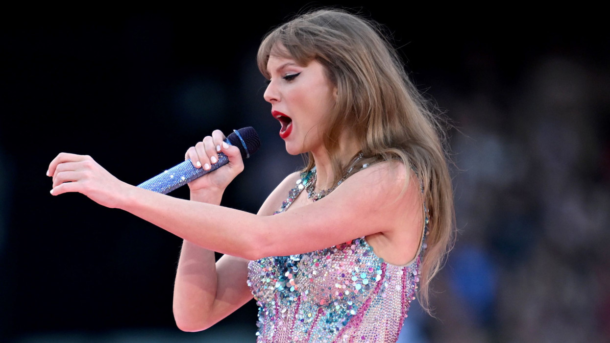 Indul Taylor Swift 2024-es turnéja: ennyibe kerül egy jegy az Eras Tour európai állomásain