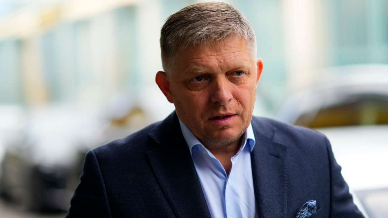 Friss hírek érkeztek Robert Ficoról: még mindig súlyos állapotban van a szlovák kormányfő