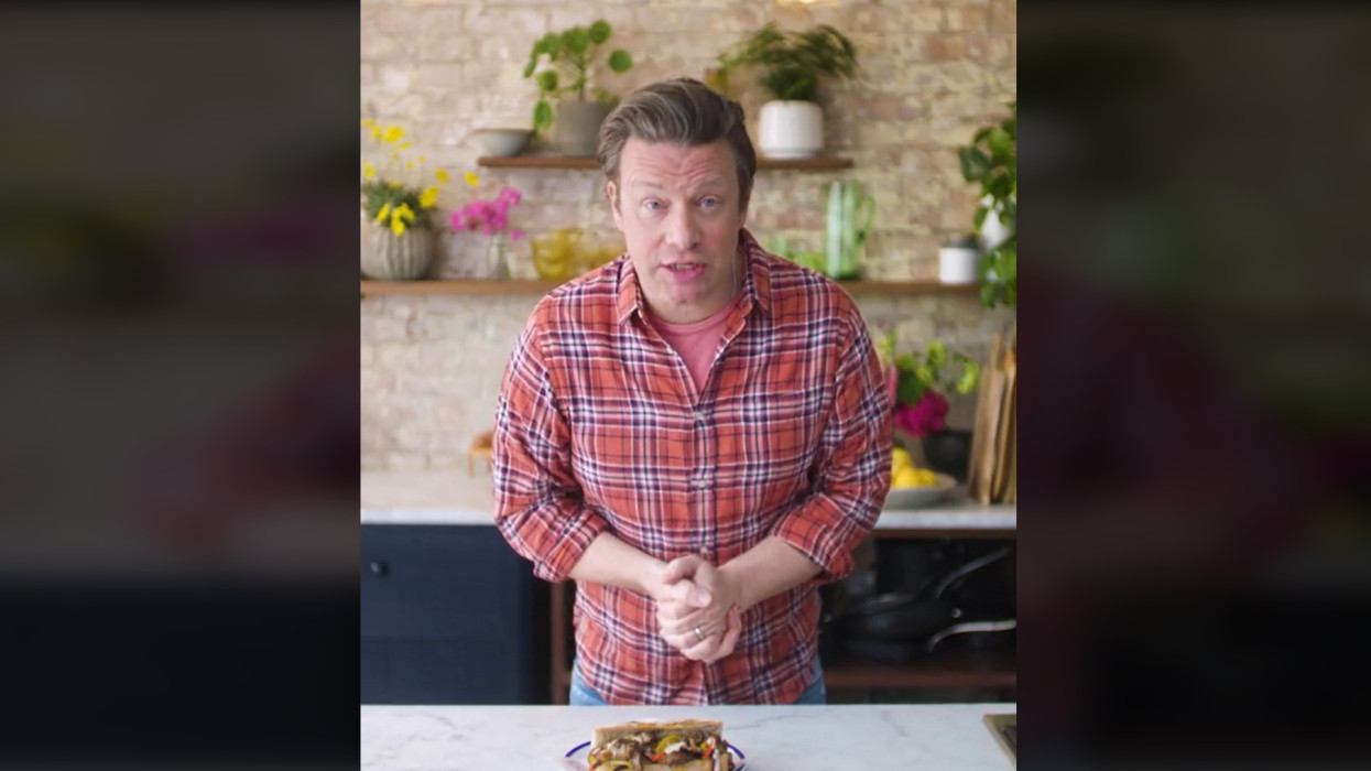 Jamie Oliver a Jamies Diner Budapest hivatalos TikTok csatornáján jelentette be, hogy változik a pesti étterem menüje 2024. április 16-án.