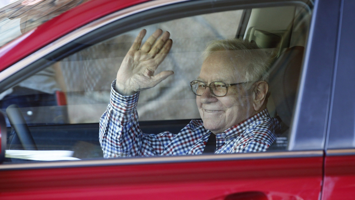Már Warren Buffett is szép lassan kiszáll a BYD-ből: óriásit kaszált a kínai autógyártón a legendás befektető