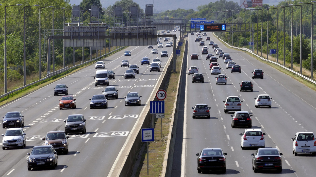 Autósok figyelem, nagyobb változás jöhet, mint gondoltuk: átalakul a teljes magyar közlekedési rendszer