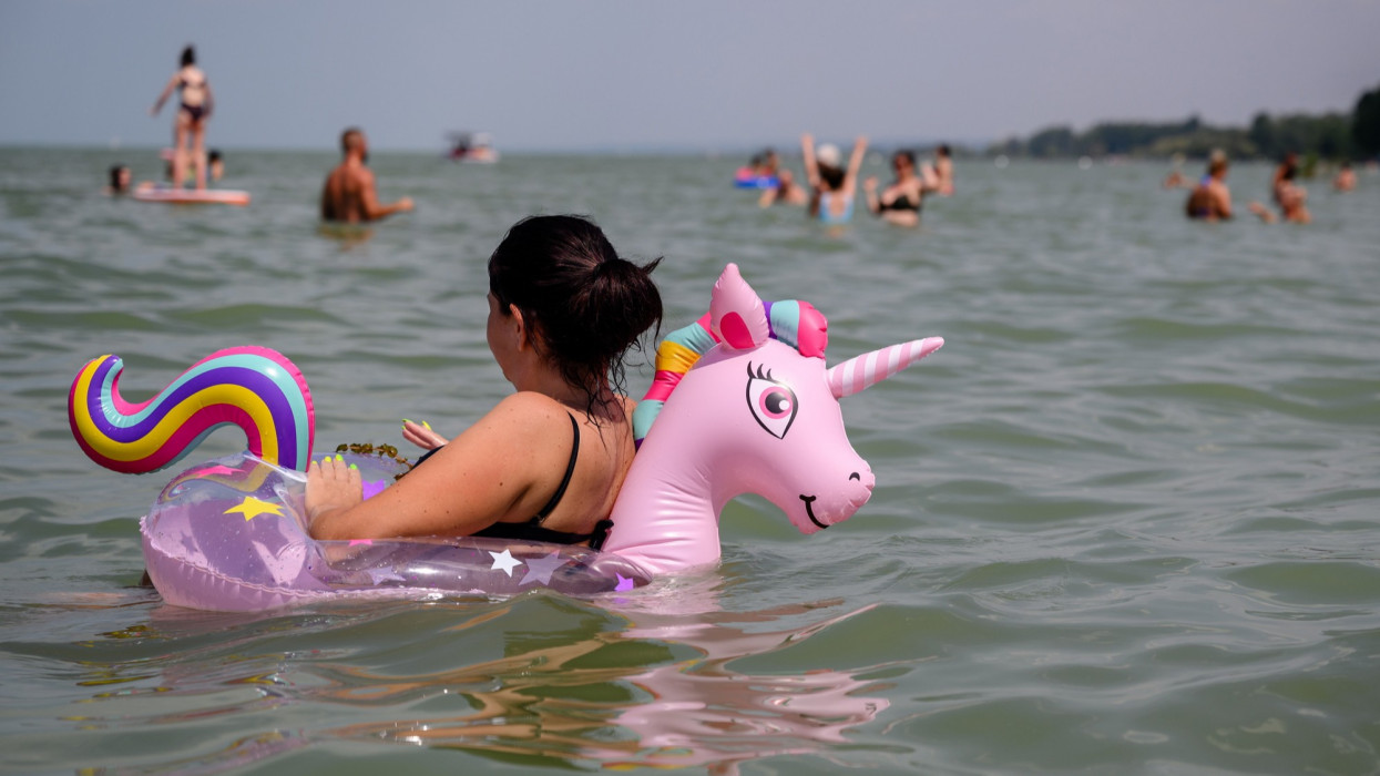 Súlyos dolog derült ki a Balaton vizéről: erről mindenki tudjon, aki ott strandol július közepén