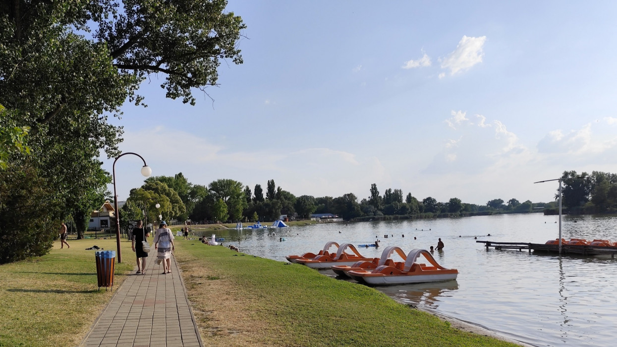 Túl drága a Balaton? Van megoldás: ez a tó olcsóbb, nyugisabb és nincs a világvégén