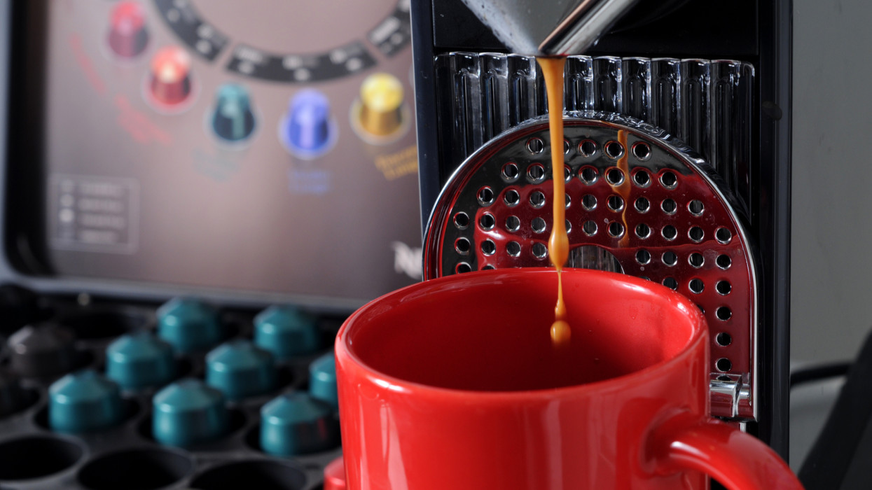 Óriási dobással rukkolt elő a Nespresso: ilyen, lényegesen olcsóbb kávégépeket kezdenek árulni
