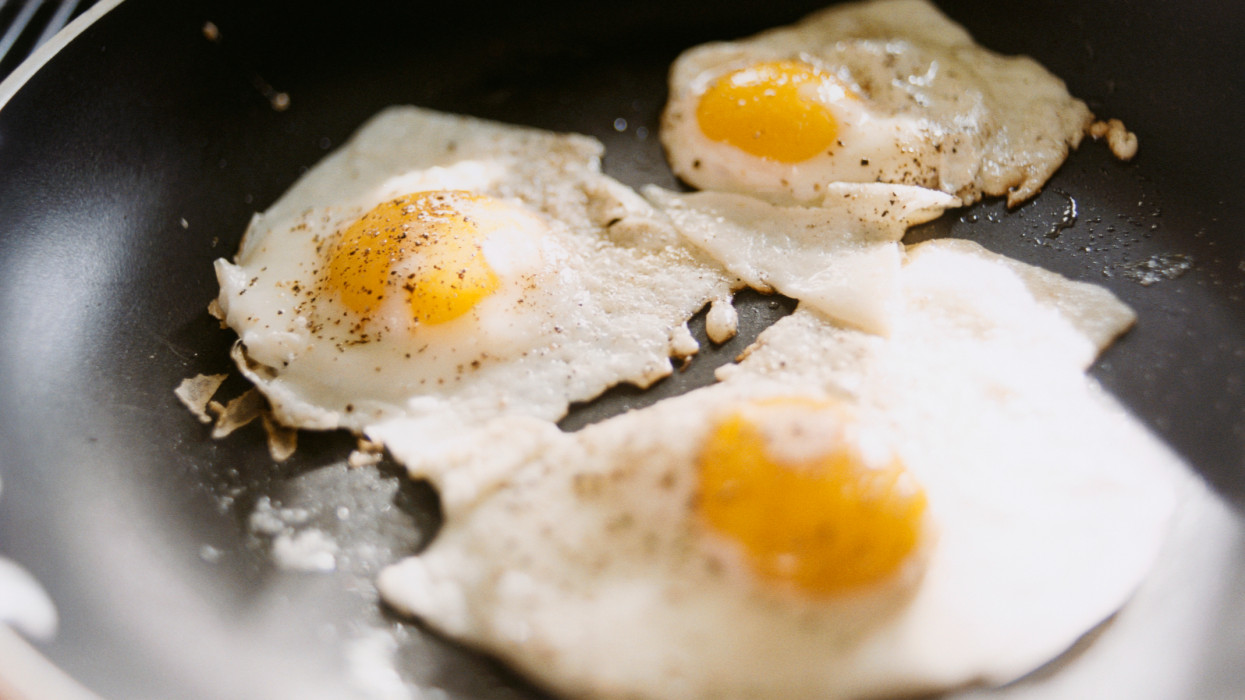 Te is így szoktál reggelizni, vacsorázni? Óriási hibát követsz el, rámehet az egészséged!