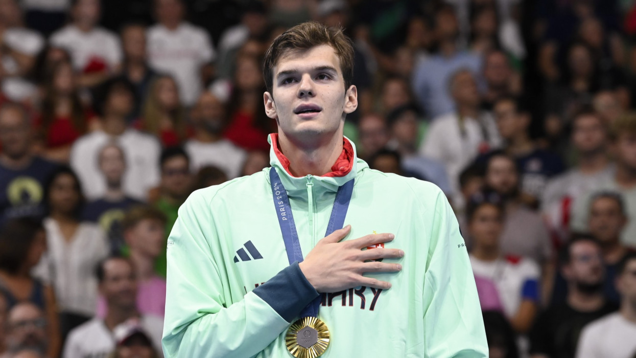Komoly elismerést kapott aranyérme után Kós Hubert: pénteken újabb sikerért úszik a magyar olimpiai bajnok