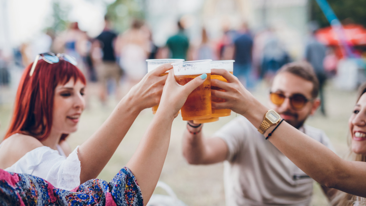 Ennyit arról, hogy horror a sör ára a Szigeten: pofátlanság, itt 8 ezerért mérnek egyetlen korsót