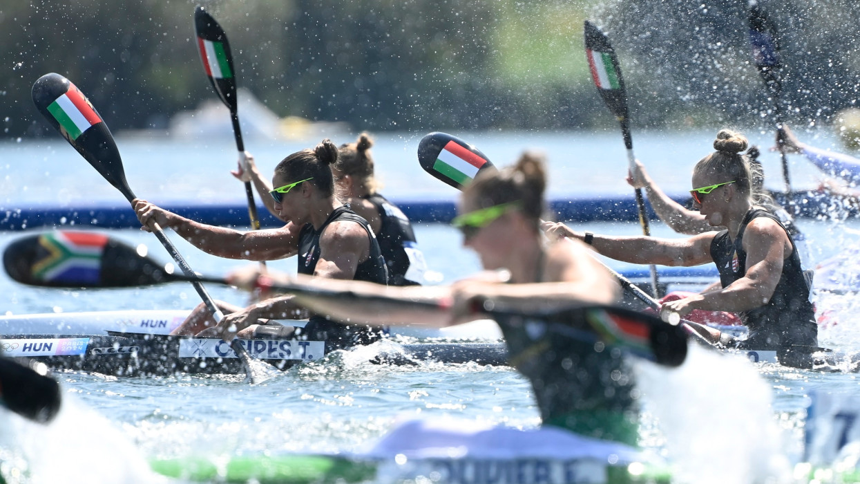 Vaires-sur-Marne, 2024. augusztus 6.Csipes Tamara (elöl) és Gazsó Alida Dóra a nõi kajak párosok 500 méteres versenyének negyeddöntõjében a 2024-es párizsi nyári olimpián a vaires-sur-marne-i evezõs és kajak-kenu pályán 2024. augusztus 6-án.MTI/Kovács Tamás