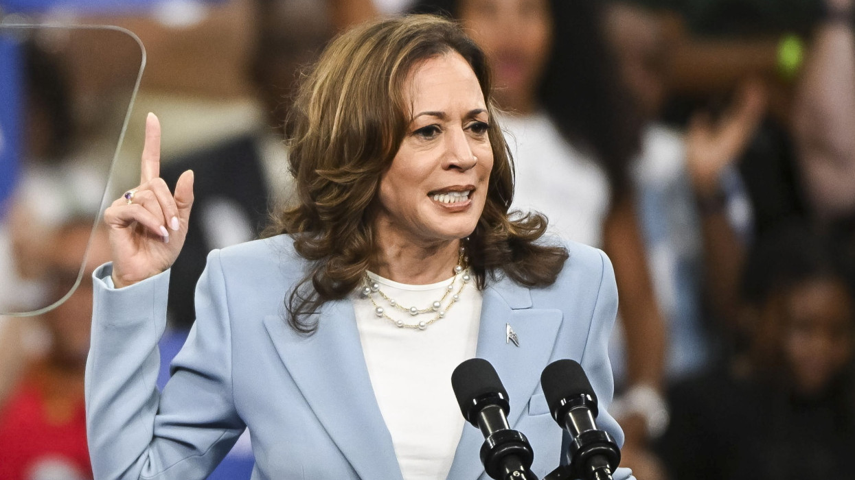 Atlanta, 2024. július 31.Kamala Harris amerikai alelnök, a Demokrata Párt nem hivatalos elnökjelöltje beszél az Atlantában rendezett kampányrendezvényen 2024. július 30-án. Az elnökválasztást november 5-én tartják az Egyesült Államokban.MTI/EPA/Edward M. Pio Roda