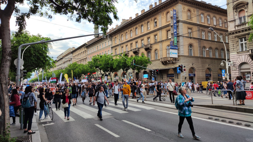 Brutál felmondási hullám söpör végig a magyar oktatási szférában, súlyos lehet a hozadéka