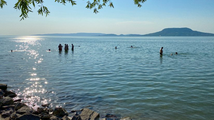 Óriási a gond a Balaton vizével: most közölték a szakemberek, erről mindenkinek tudnia kell