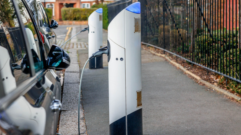 Ne maradj le a milliárdokról: február végéig lehet pályázni vállalati e-autóra