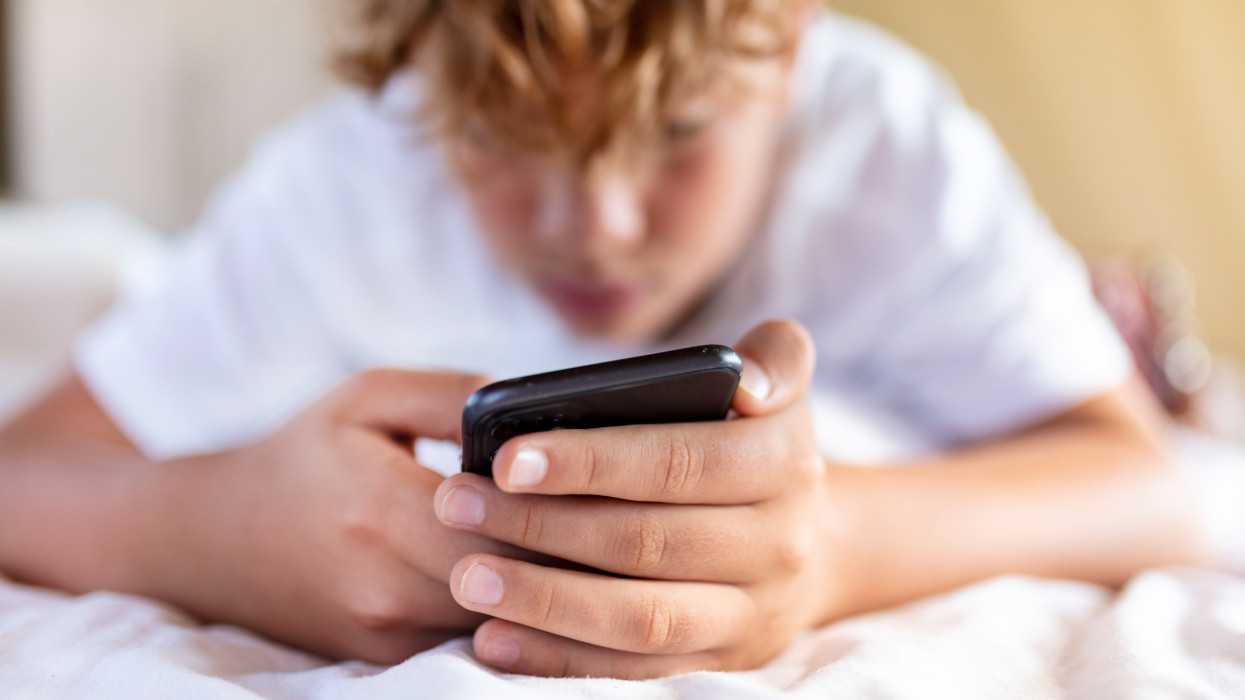 Így nyírja ki a közösségi média és a pornó a tinédzserek mentális egészségét