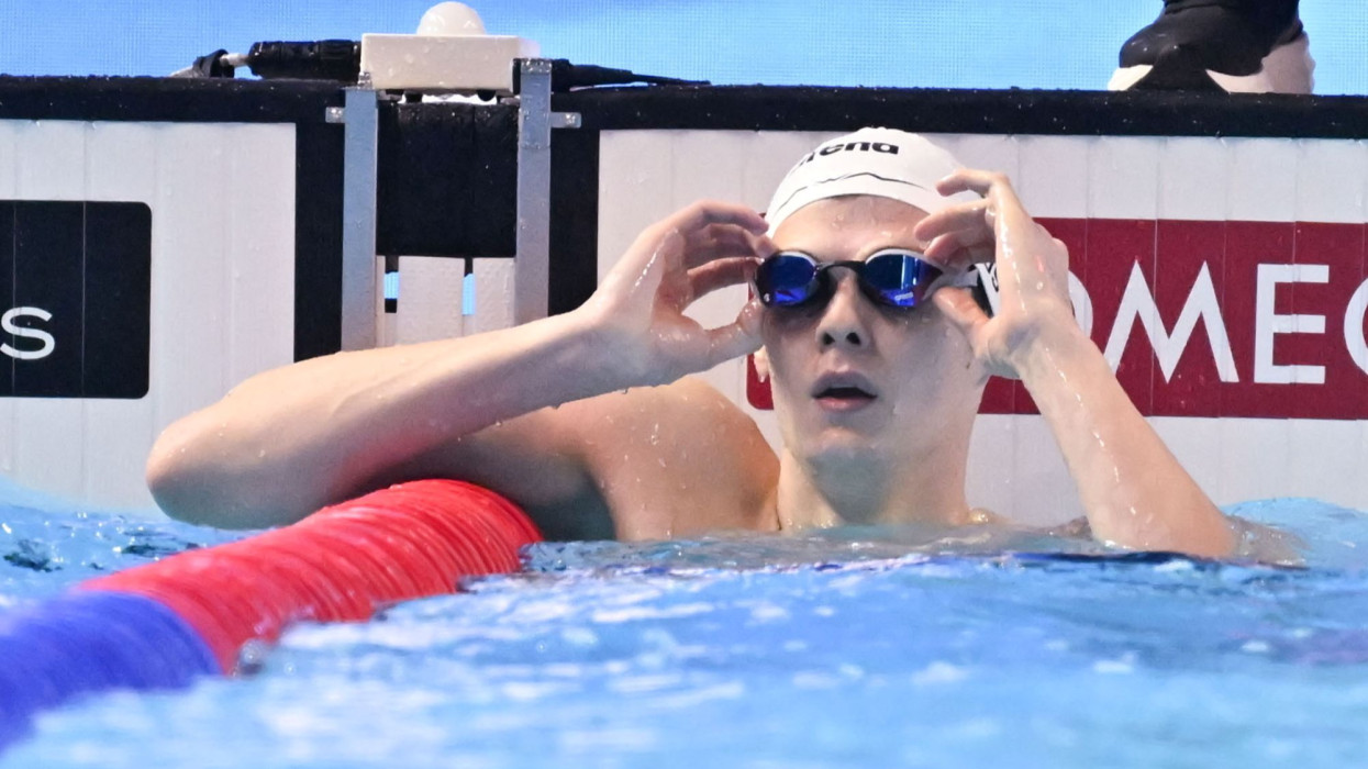 Szingapúr, 2025. augusztus 1. A győztes Kós Hubert a férfi 200 méteres hátúszás döntője után a szingapúri vizes világbajnokságon a World Aquatics Arénában 2025. augusztus 1-jén. Kós Hubert Európa-csúccsal aranyérmet nyert. MTI/Illyés T