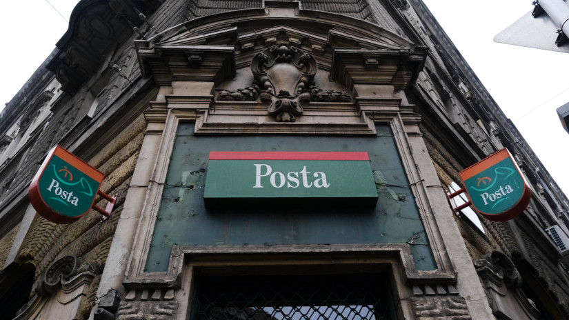 Ennyit keres egy kézbesítő, ügyintéző a Magyar Postánál: már lasszóval fognák a dolgozókat