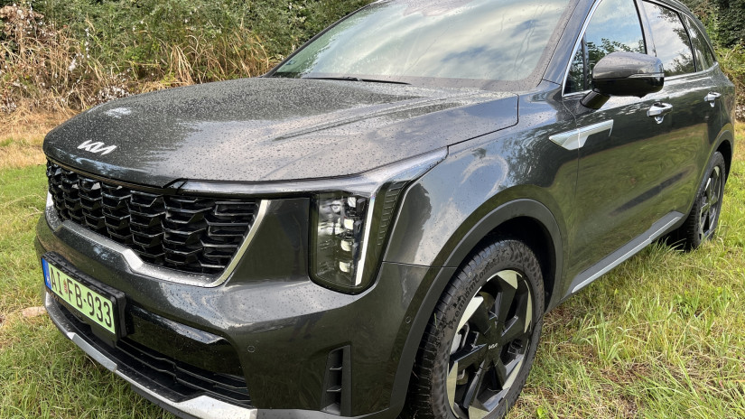 Teszten a Kia legnagyobb luxusterepjárója: meglepő, mennyit fogyaszt a 2,5 tonnás Sorento