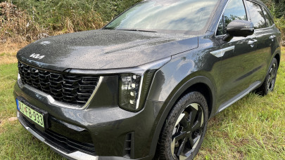 Teszten a Kia legnagyobb luxusterepjárója: meglepő, mennyit fogyaszt a 2,5 tonnás Sorento