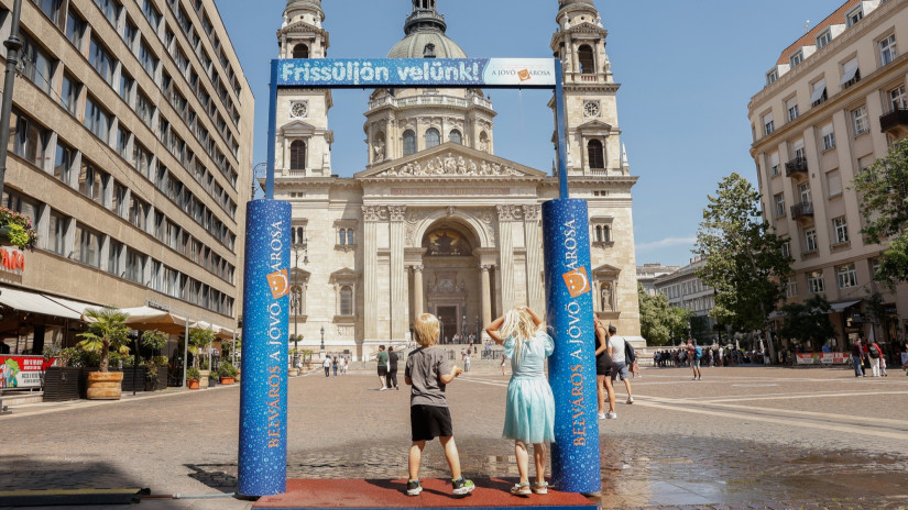 Kiadták a vörös riasztást, érkezik a kőkemény kánikula: 39 fok lehet vasárnap, ez fájni fog