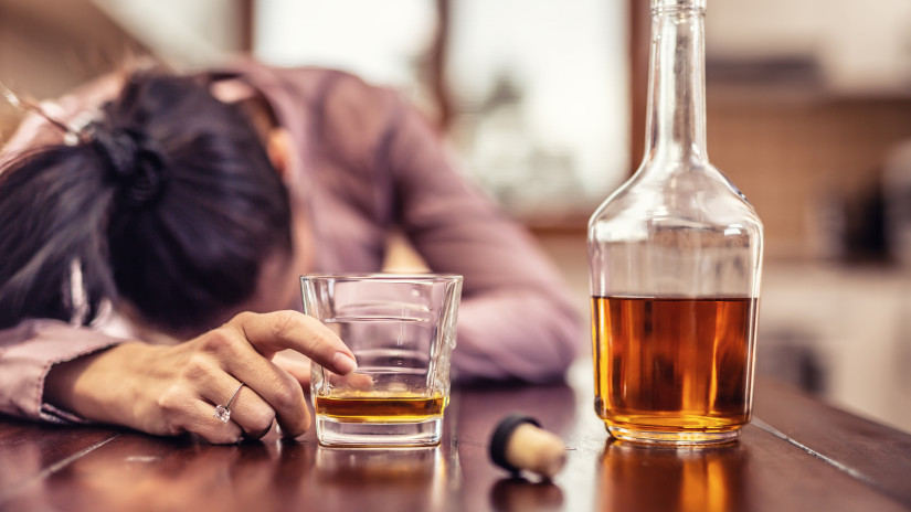 Ettől Zacher Gábor beájulna: bődületes, mennyi alkoholt iszik egy átlag magyar