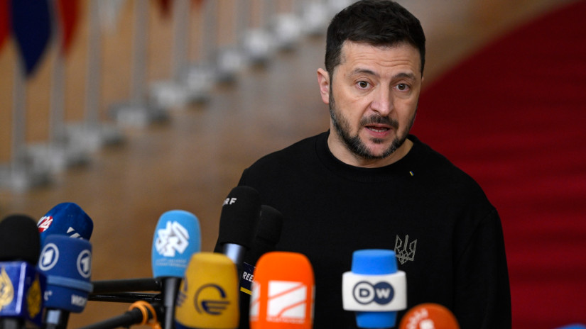 Fontos tettre készül hétfőn Zelenszkij: ez mindent megváltoztathat az alaszkai csúcs után