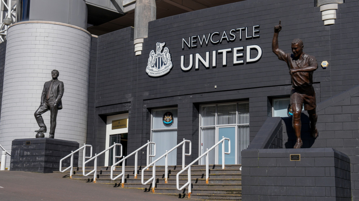 Nem csitul a newcastle-i vihar: még mindig sztrájkol a sztárcsatár, Liverpoolba akar menni
