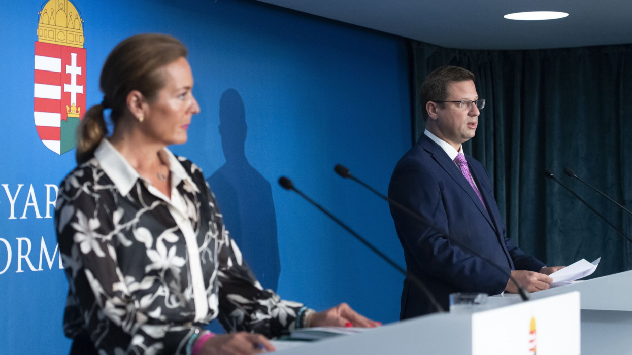 Kormányinfót hirdetett Gulyás Gergely: mit jelenthetnek be holnap?