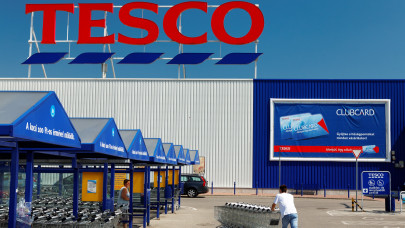 Fű alatt brutál leépítési hullám söpört végig a magyar Tesco-üzleteken: sok dolgozó bánta