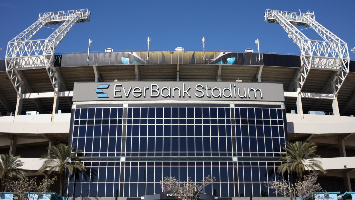 Elszórta a lopott pénzt az NFL-csapat alkalmazottja: a fogadóiroda most kárpótlást fizet