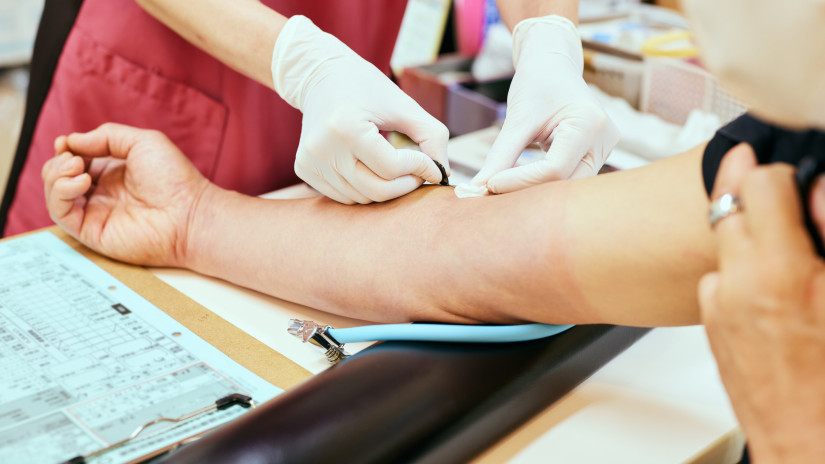 Így zsebelnek be 10 ezer forintot az élelmes magyarok egy véradásért: mutatjuk, hol elérhető
