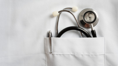 Orvoshiány és politikai feszültség: nemzetközi delegáció tárgyalt a magyar kormánnyal