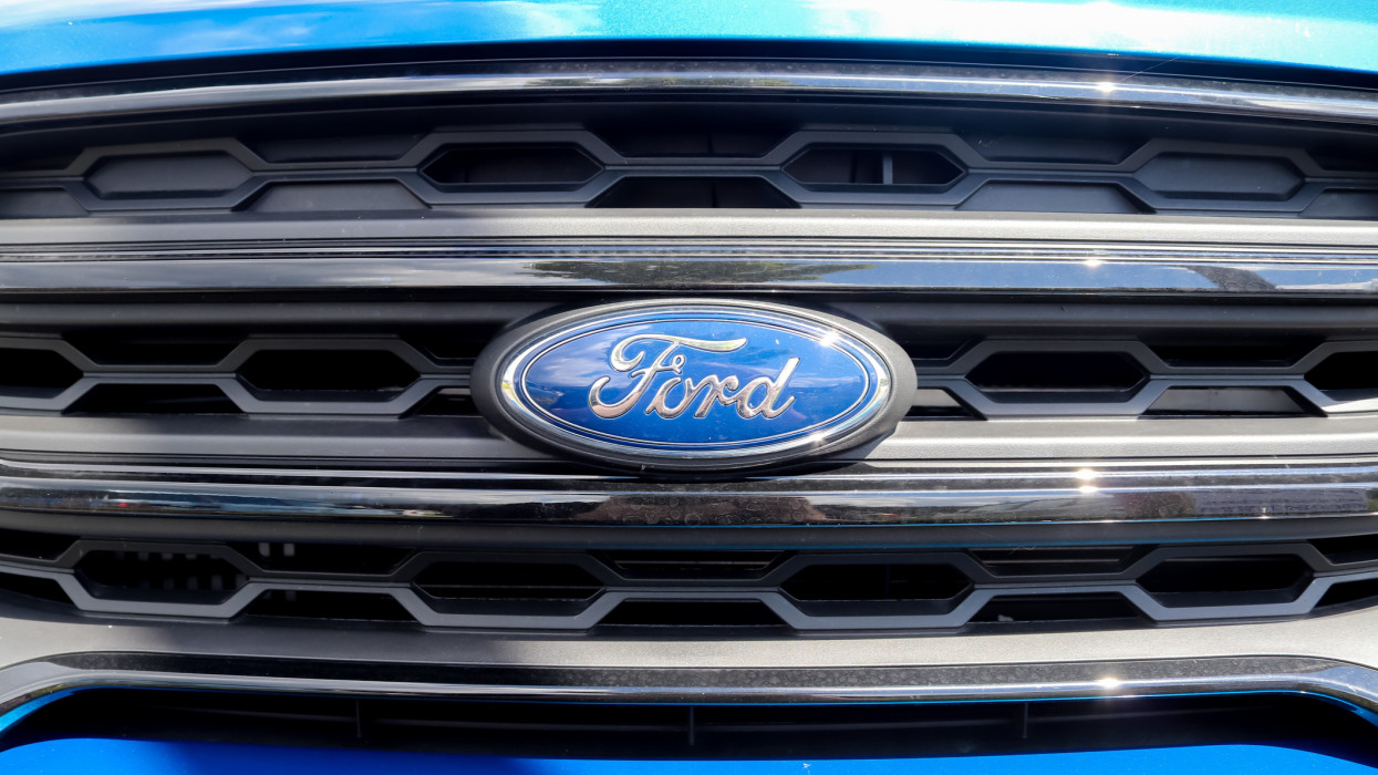 Teszten a Ford világújdonsága: így repeszt terepen a villany-Ranger