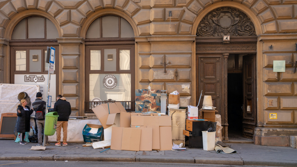 Újabb lomtalanítás dátum derült ki: ez a budapesti kerület már csak novemberben kerül sorra