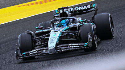 Hatalmas résztulajdonától szabadult meg a Mercedes csapatfőnöke: leesik az állad az összegen