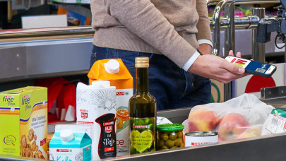 Töltsd le az 5 éves MySPAR appot - spórolj és nyerd meg az új Peugeot 2008-at!