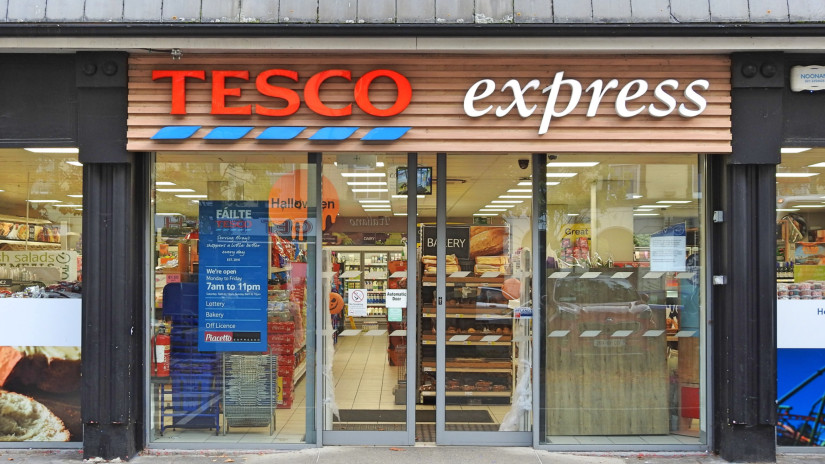Nyugdíjasok vesztőhelye: tényleg drágább a helyi Tesco Express, mint a város széli nagy hipermarket?